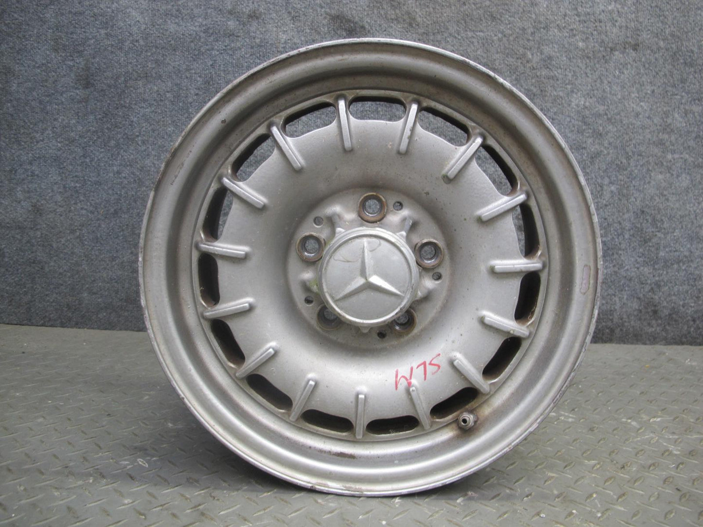 73-85 Mercedes R107 Set of 4 R14 14" Alloy Wheel Rim 14x6.5J ET30 1084001002 OEM