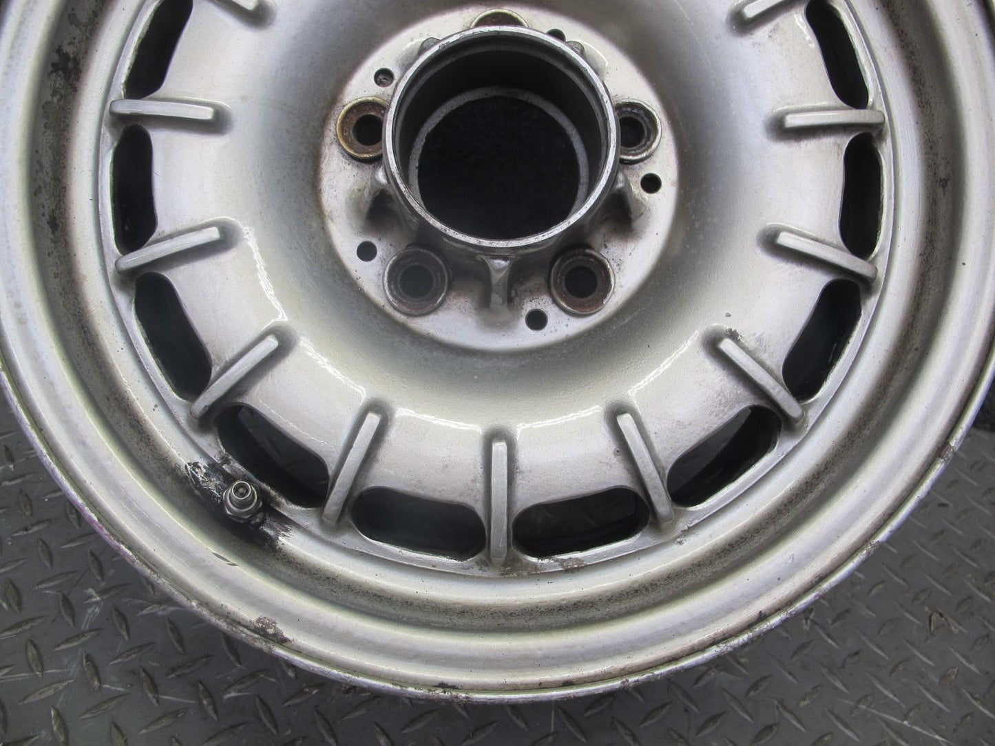73-85 Mercedes R107 R14 14" Alloy Wheel Rim 14x6.5J ET30 1084001002 OEM