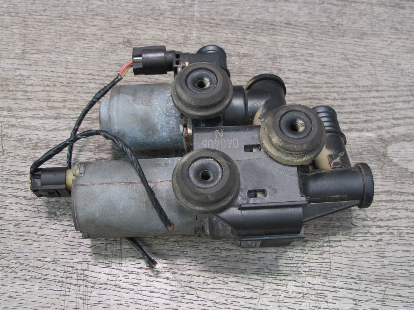 2001-2006 BMW E46 M3 3-SERIES Heater Control Valve W/ Auxiliary Water Pump