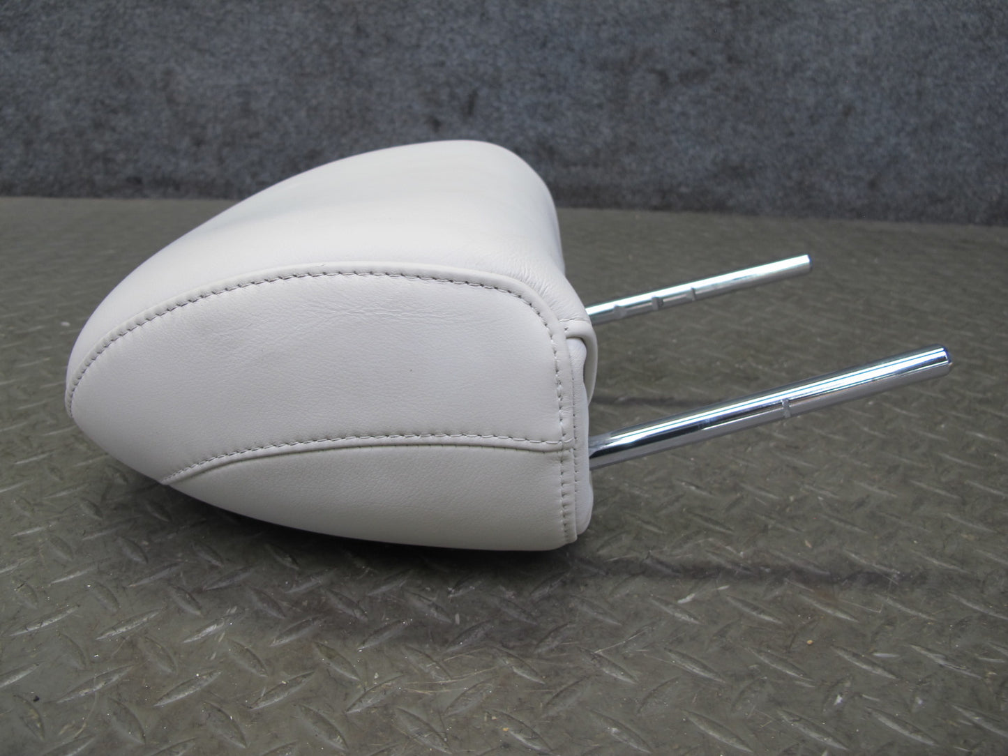 10-11 Lexus IS350 IS250 Convertible Front Left & Right Leather Headrest Set OEM