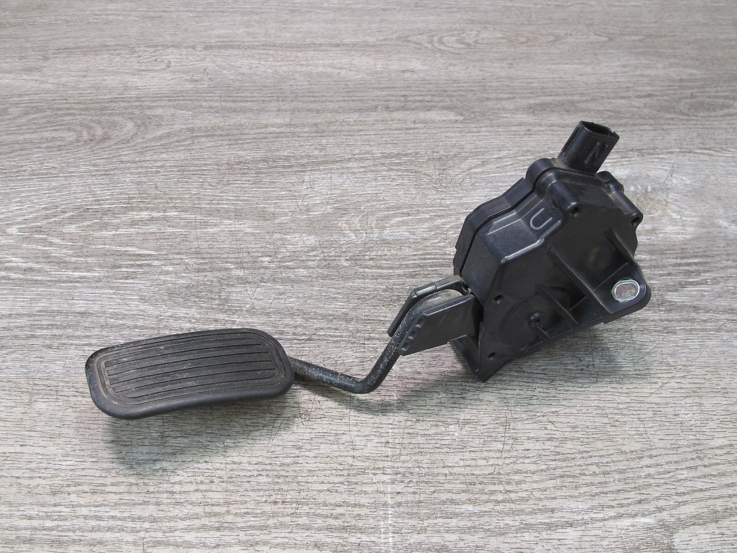 10-15 Lexus GSE20L IS350 IS250 Convertible RWD Gas Accelerator Pedal OEM