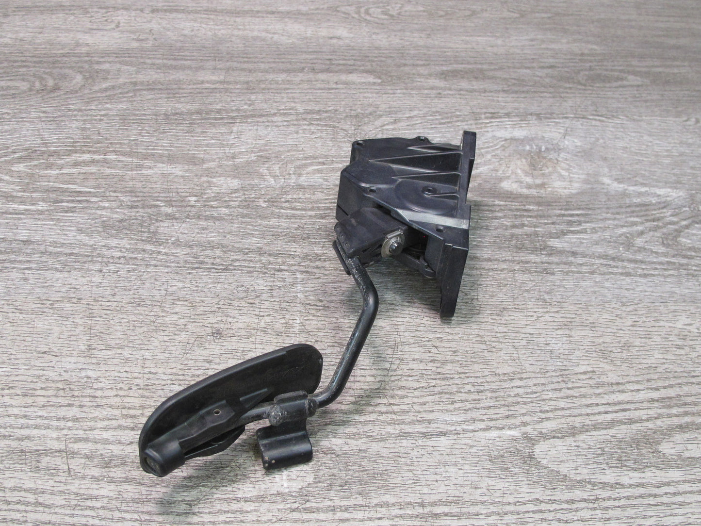10-15 Lexus GSE20L IS350 IS250 Convertible RWD Gas Accelerator Pedal OEM