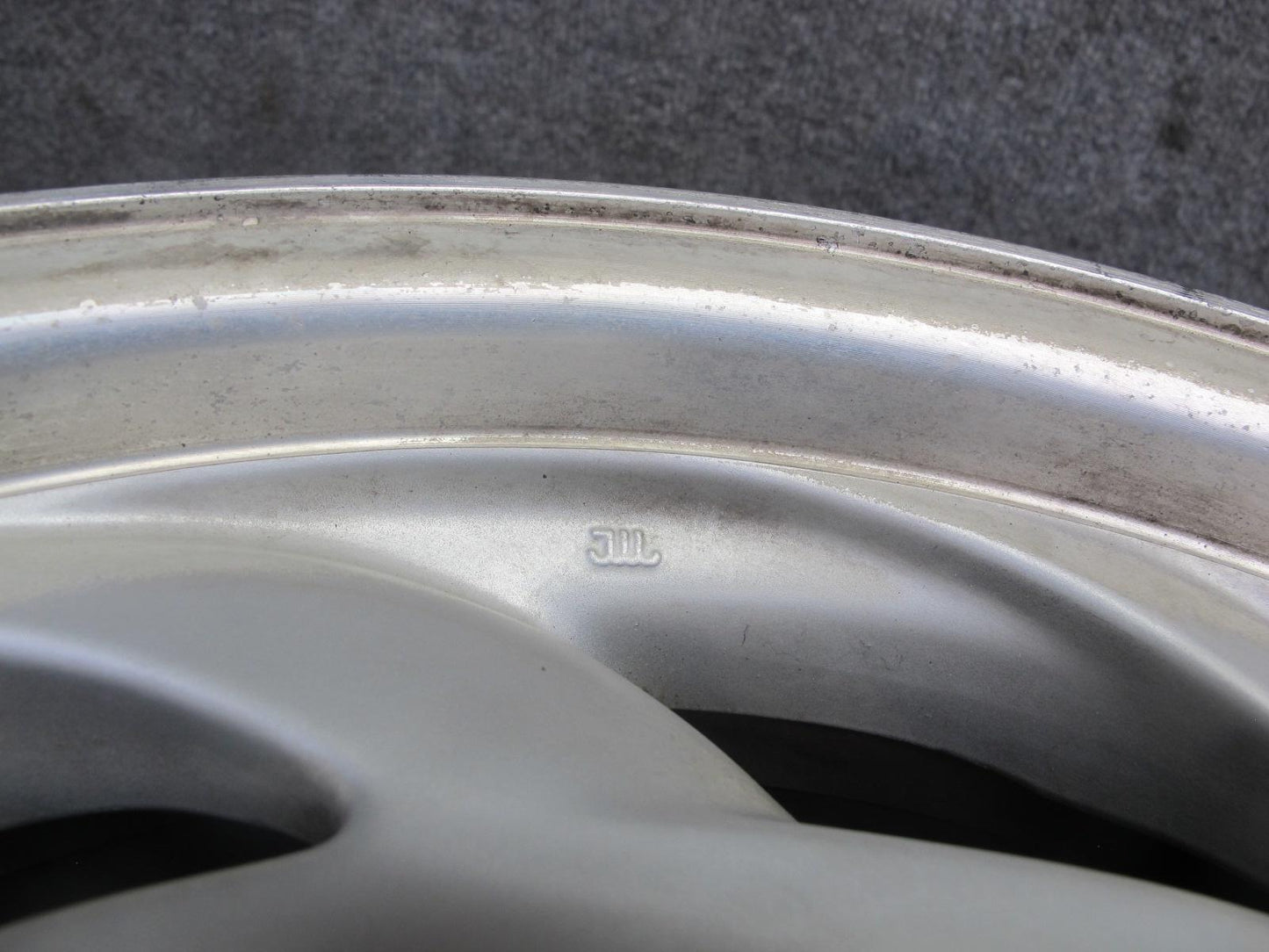 91-92 Chevrolet Corvette C4 Right 17" R17 Alloy Wheel Rim 17x9.5J ET56 OEM