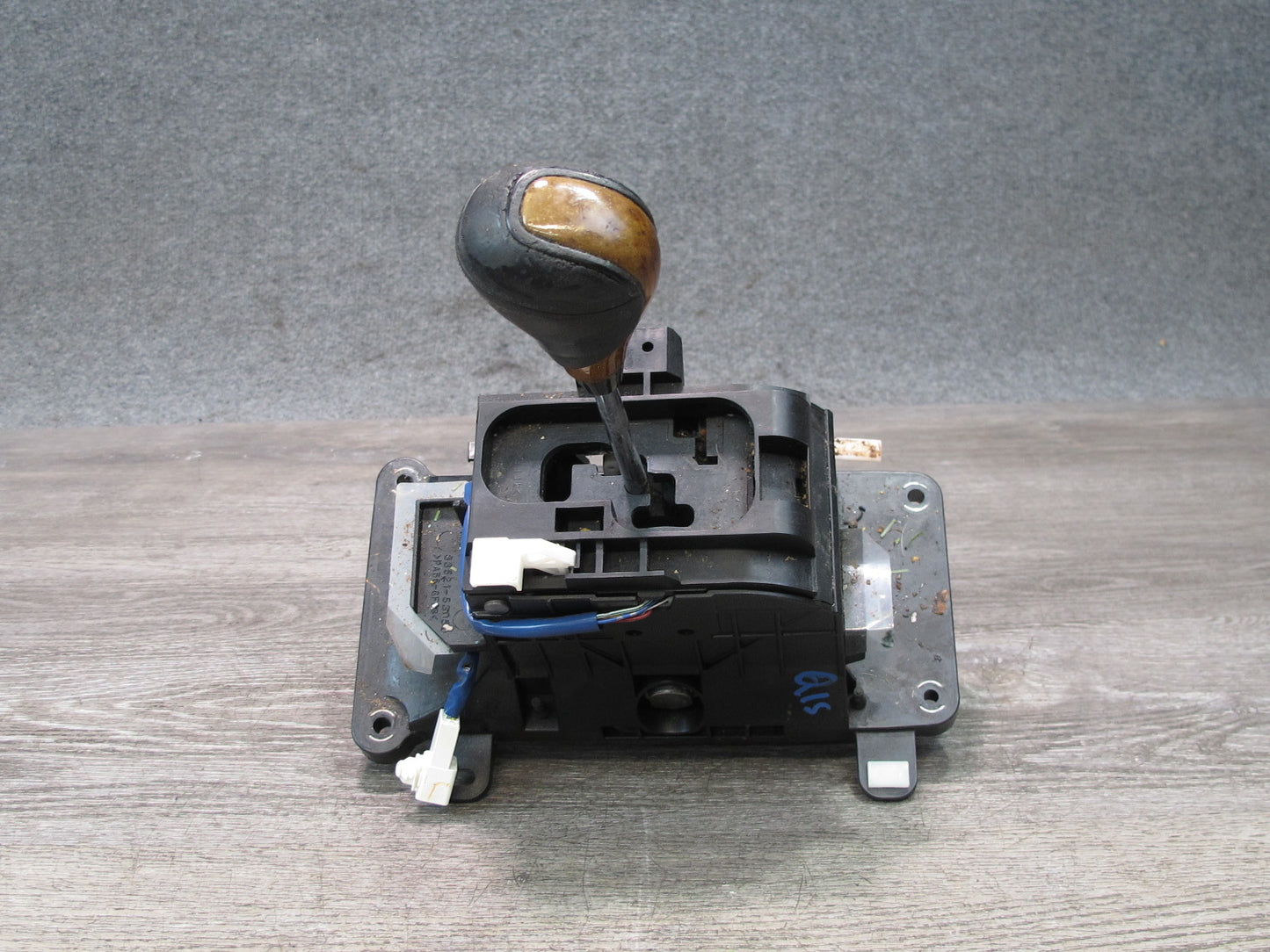 06-13 Lexus IS350 IS250 RWD A/T Automatic Transmission Shifter w Knob Assy OEM