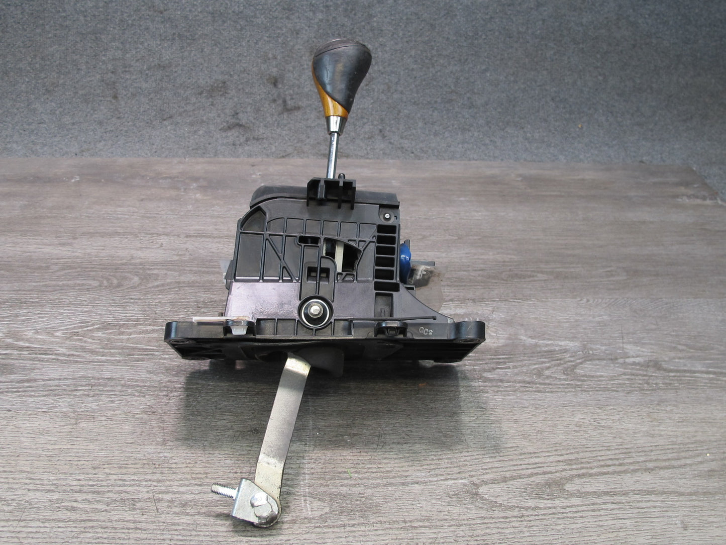 06-13 Lexus IS350 IS250 RWD A/T Automatic Transmission Shifter w Knob Assy OEM