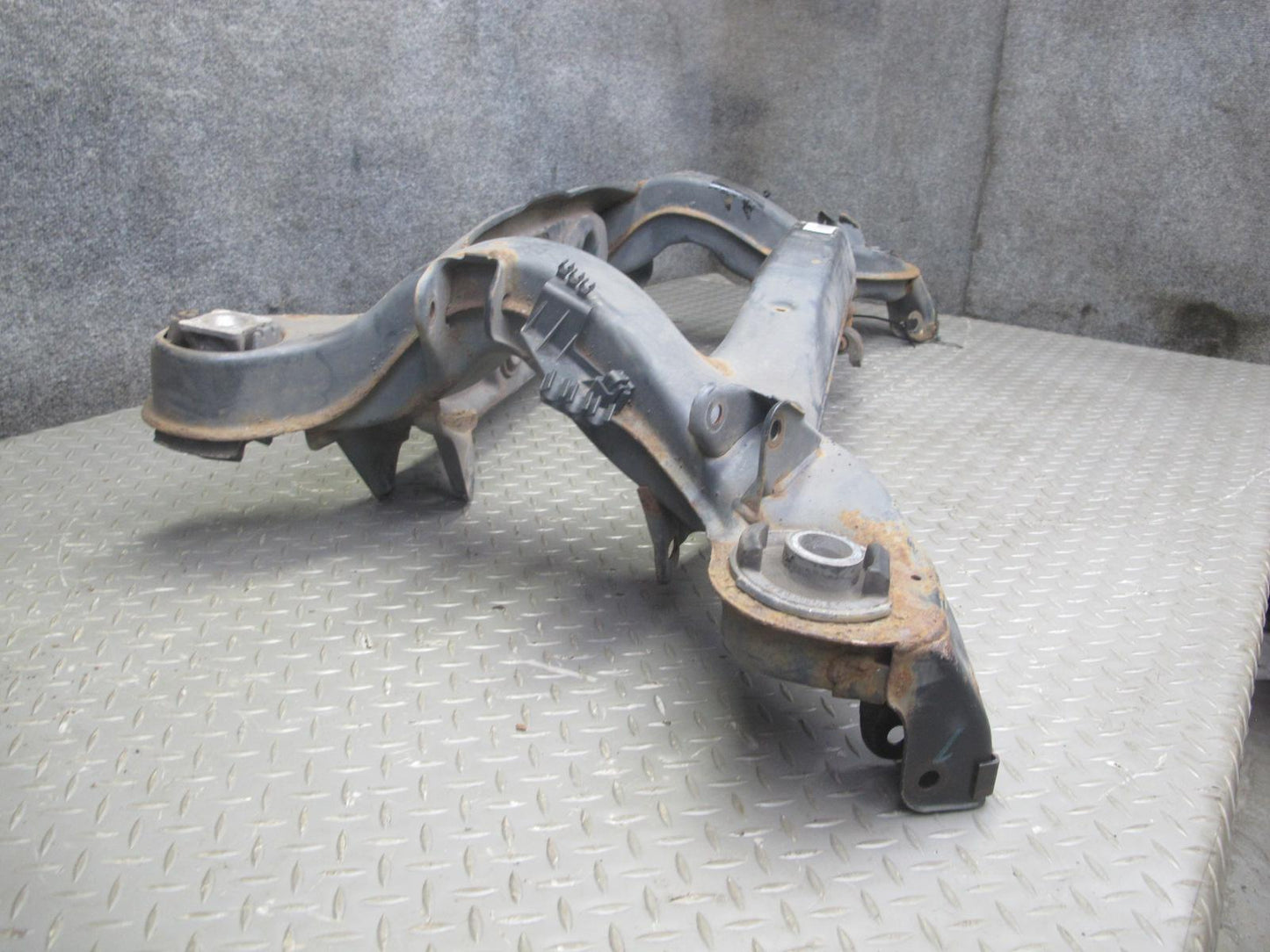 05-11 Mercedes R171 SLK350 Rear Suspension Subframe Crossmember Carrier OEM