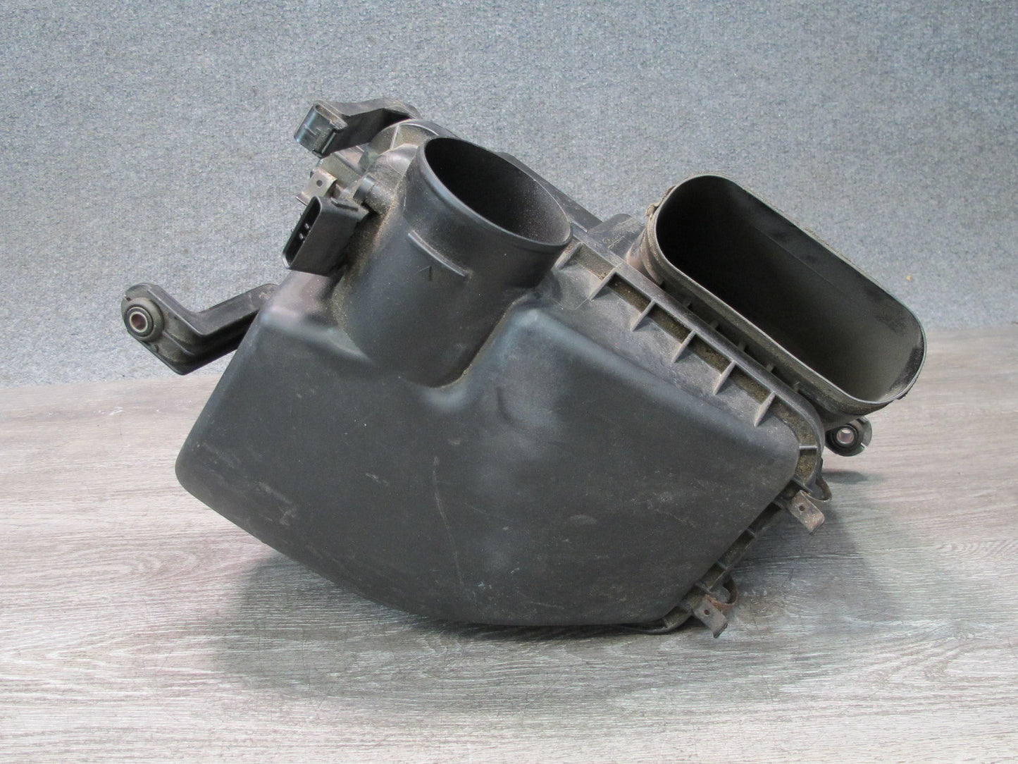 02-10 Lexus Z40 SC430 3UZFE Air Intake Cleaner Filter Box w MAF Sensor OEM