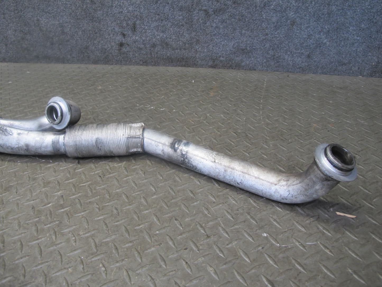 09-16 BMW E89 Z4 Turbocharger Charge Air Induction Pipe Tube 7568239 OEM