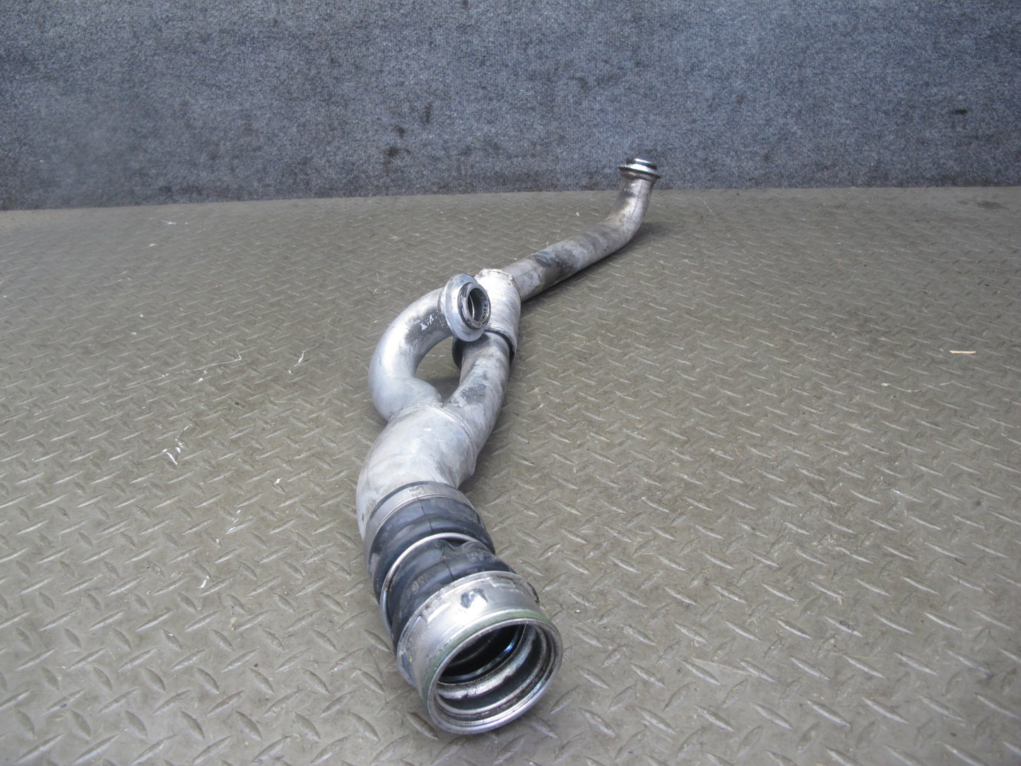 09-16 BMW E89 Z4 Turbocharger Charge Air Induction Pipe Tube 7568239 OEM