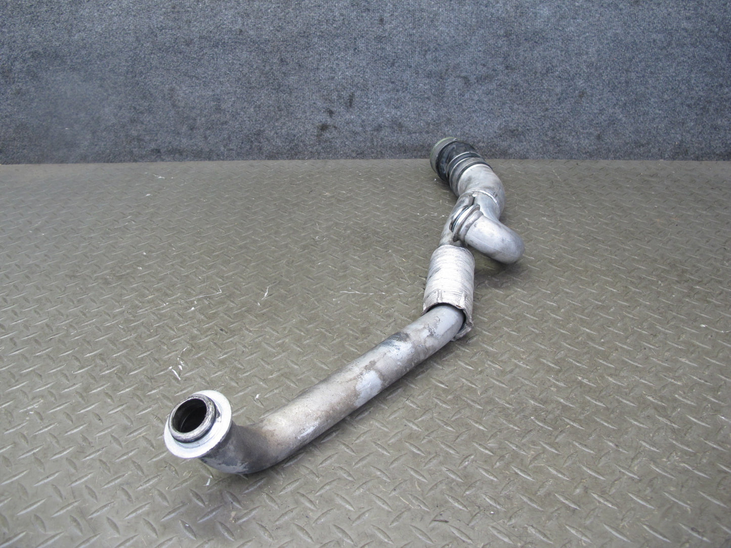 09-16 BMW E89 Z4 Turbocharger Charge Air Induction Pipe Tube 7568239 OEM