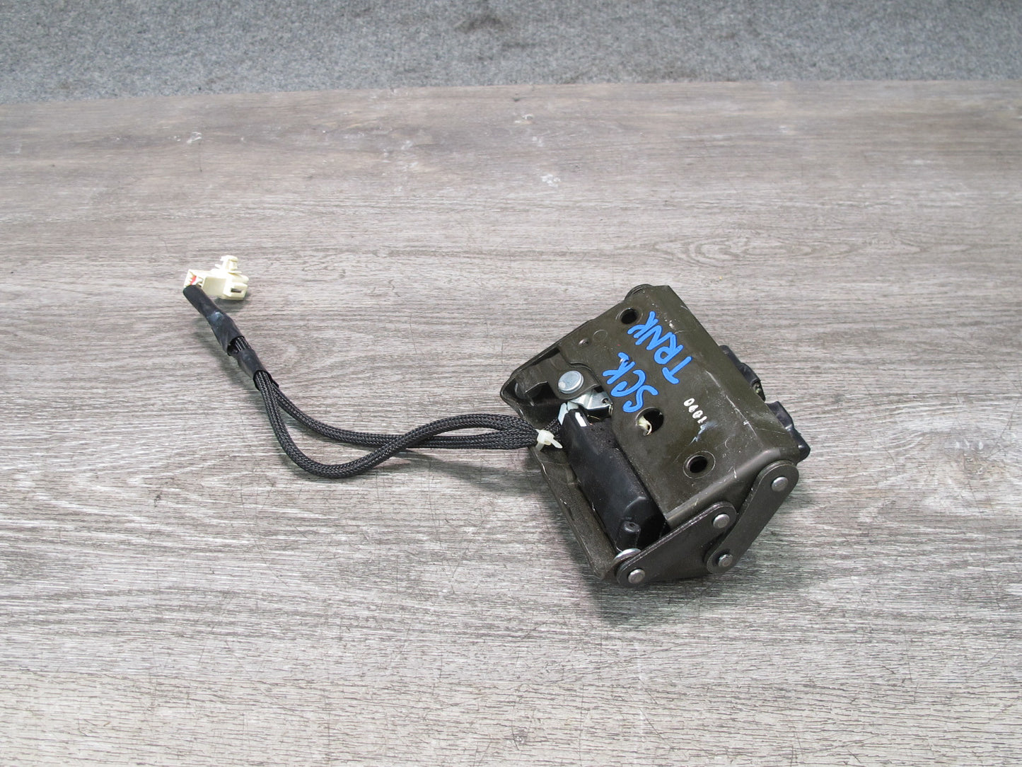02-10 Lexus Z40 SC430 Rear Trunk Lid Lock Latch Actuator OEM