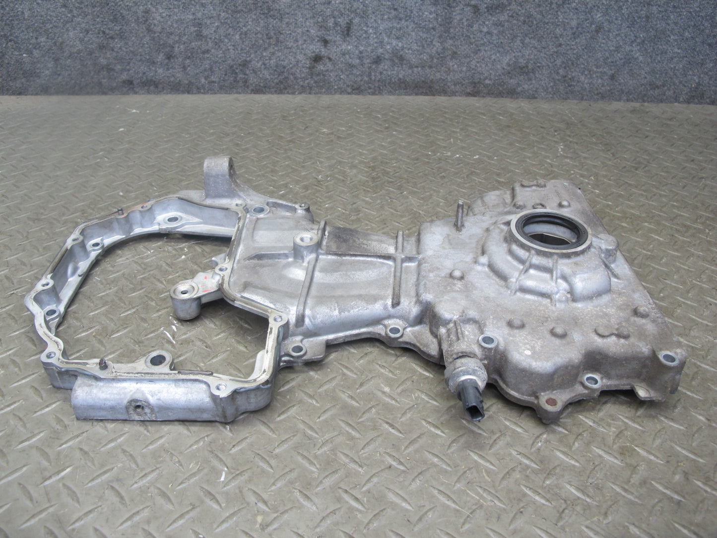 2014-2017 Infiniti QX60 2.5L Hybrid QR25DER Engine Timing Chain Cover