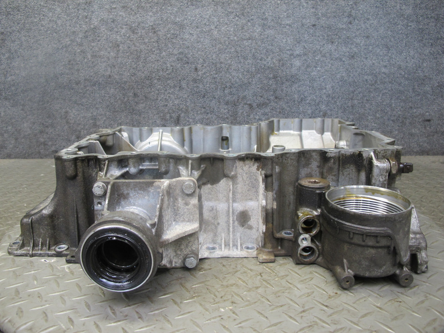 11-16 BMW F12 F13 F10 550i N63 4.4L AWD Engine Upper Oil Pan 103K Miles OEM