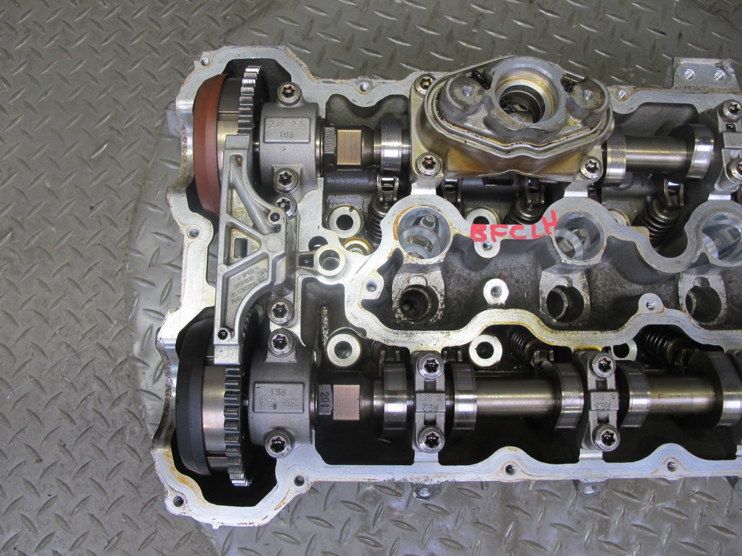 11-13 BMW F10 550i N63 Engine Motor Left Cylinder Head w Camshafts 103K OEM
