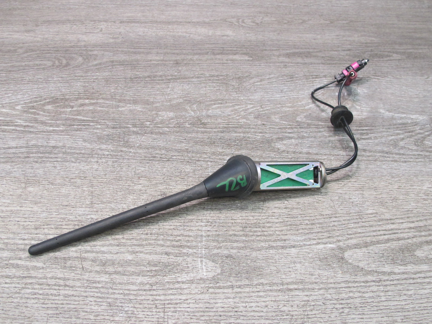 09-16 BMW E89 Z4 Radio Antenna OEM