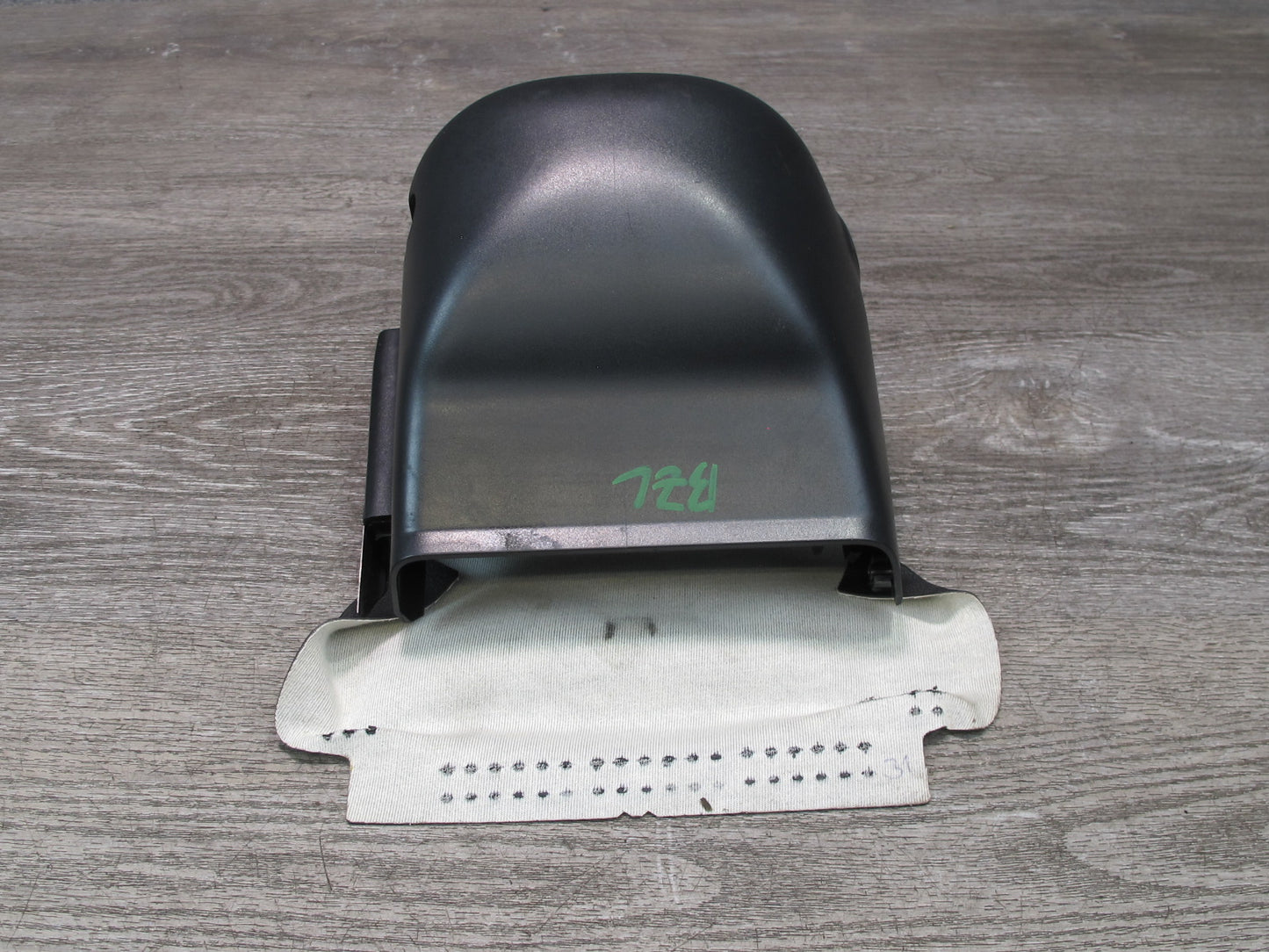 09-16 BMW E89 Z4 Steering Column Upper & Lower Trim Cover Panel OEM