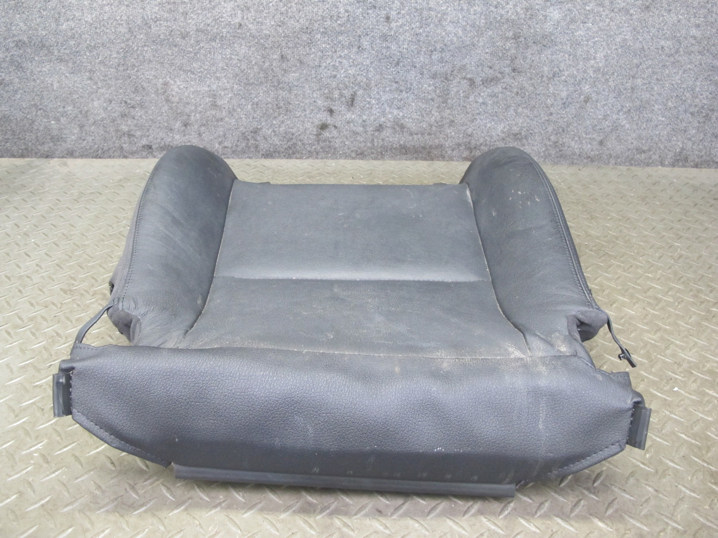 09-16 BMW E89 Z4 Front Right Sport Seat Lower Leather Cushion OEM