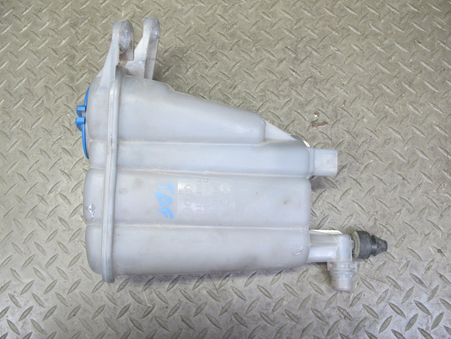 10-16 Audi Q5 S5 S4 Engine Coolant Expansion Overflow Reservoir Bottle OEM