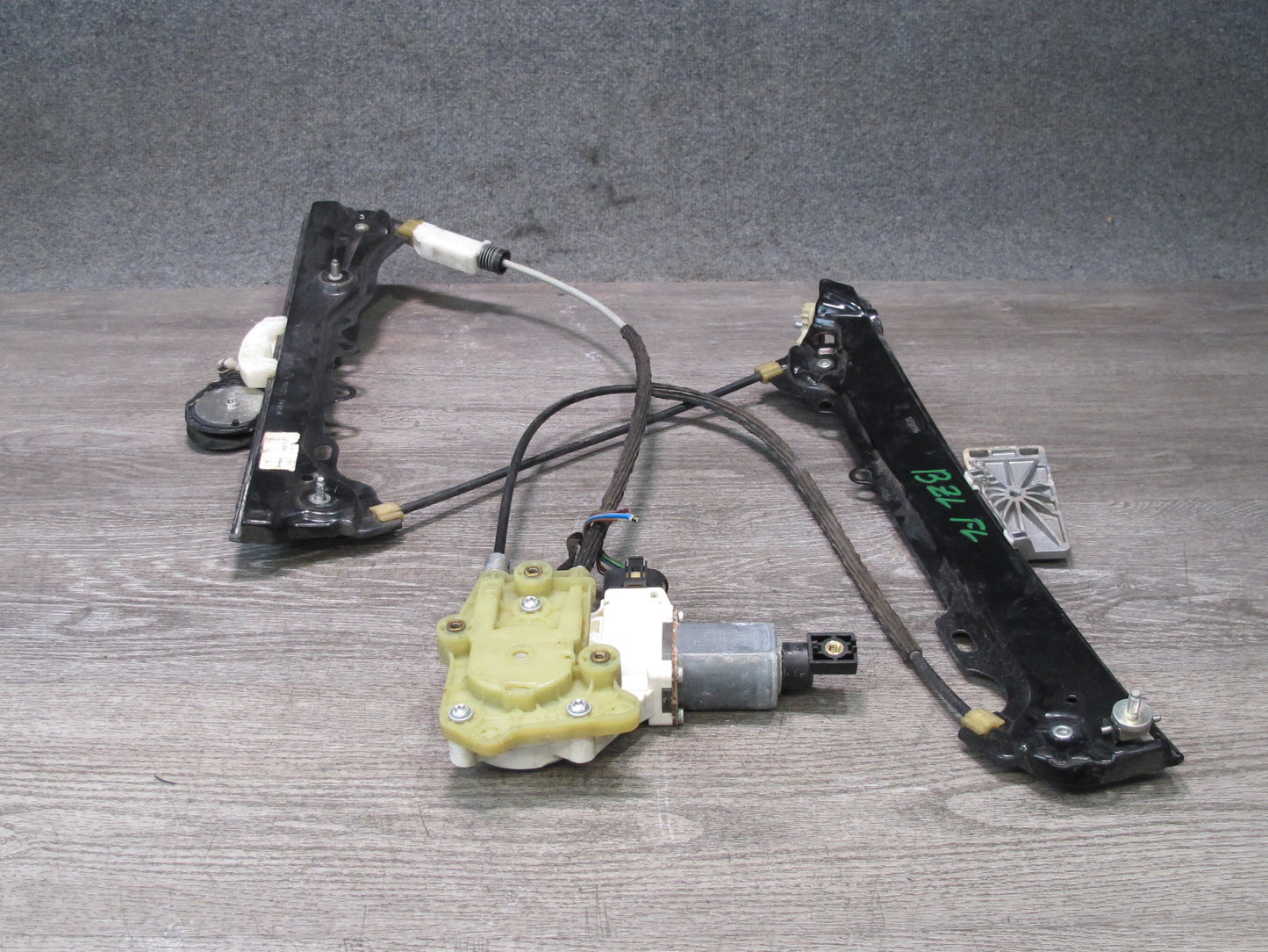 09-16 BMW E89 Z4 Left Door Window Regulator w Motor OEM