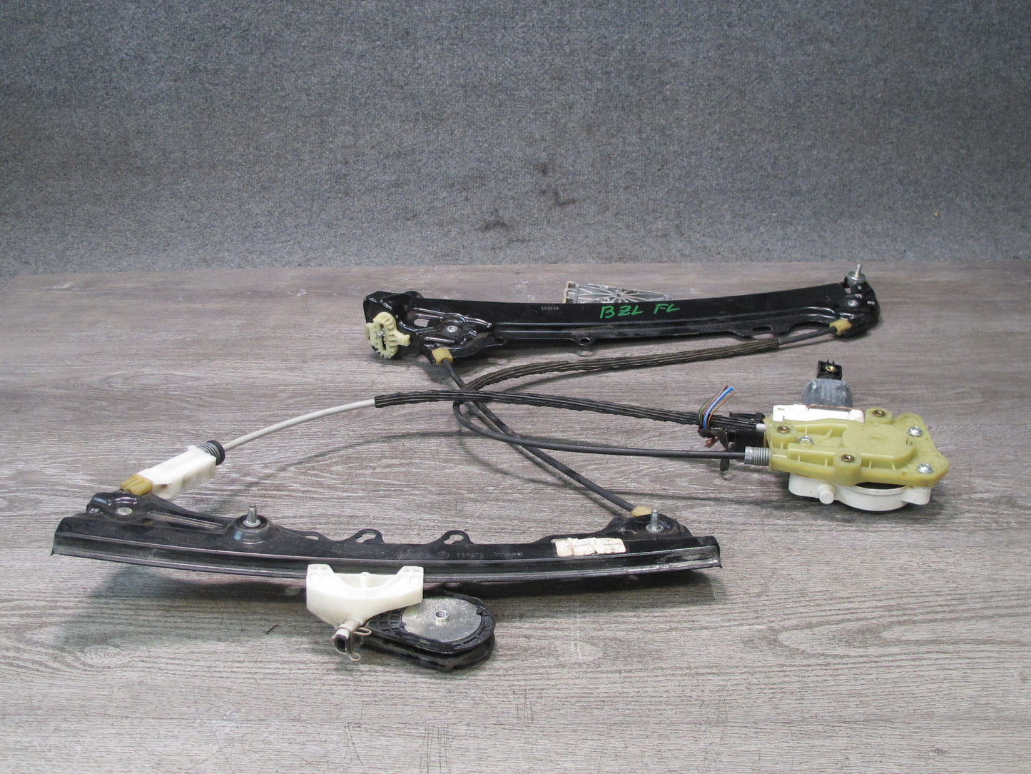 09-16 BMW E89 Z4 Left Door Window Regulator w Motor OEM