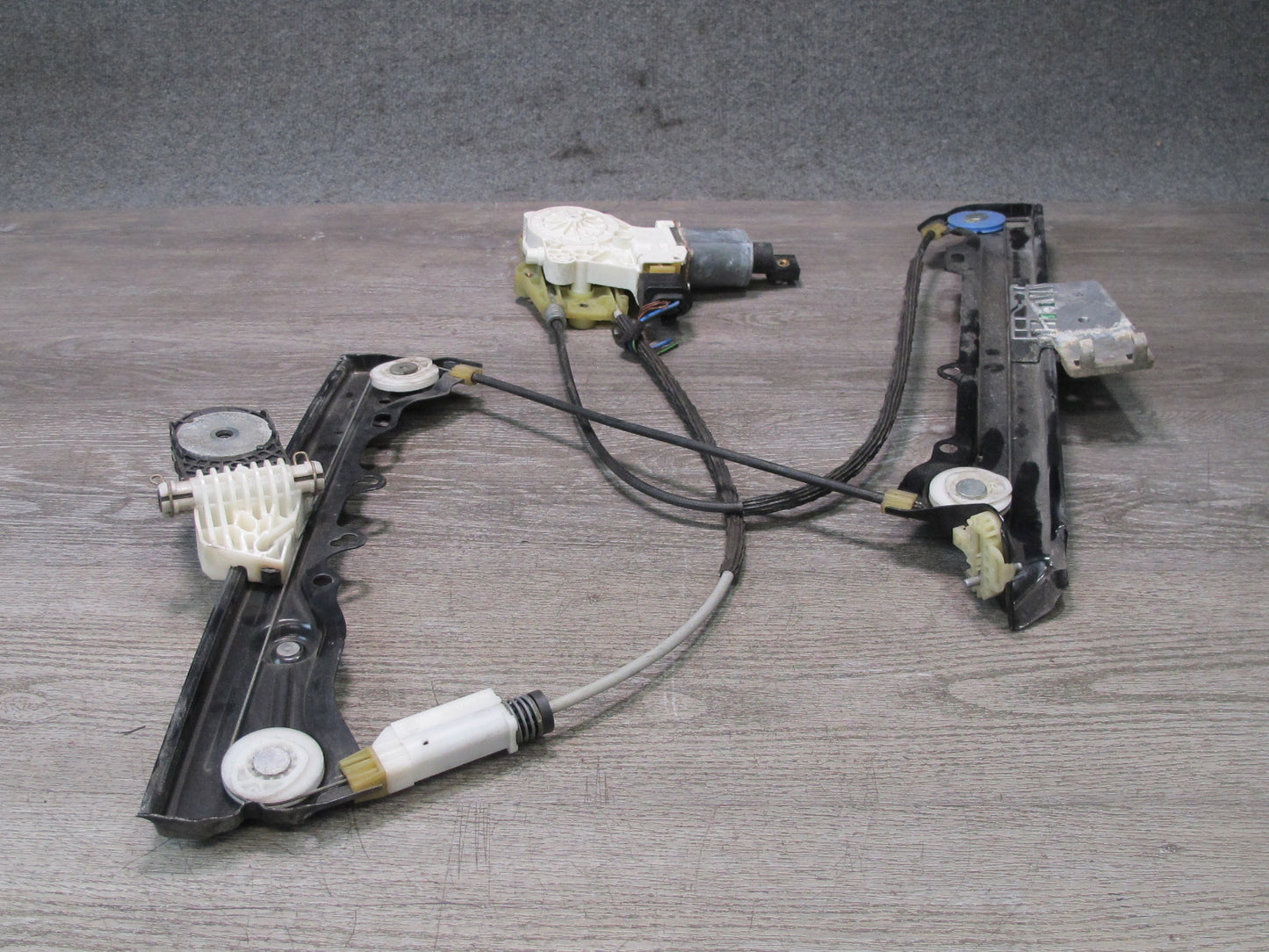09-16 BMW E89 Z4 Left Door Window Regulator w Motor OEM