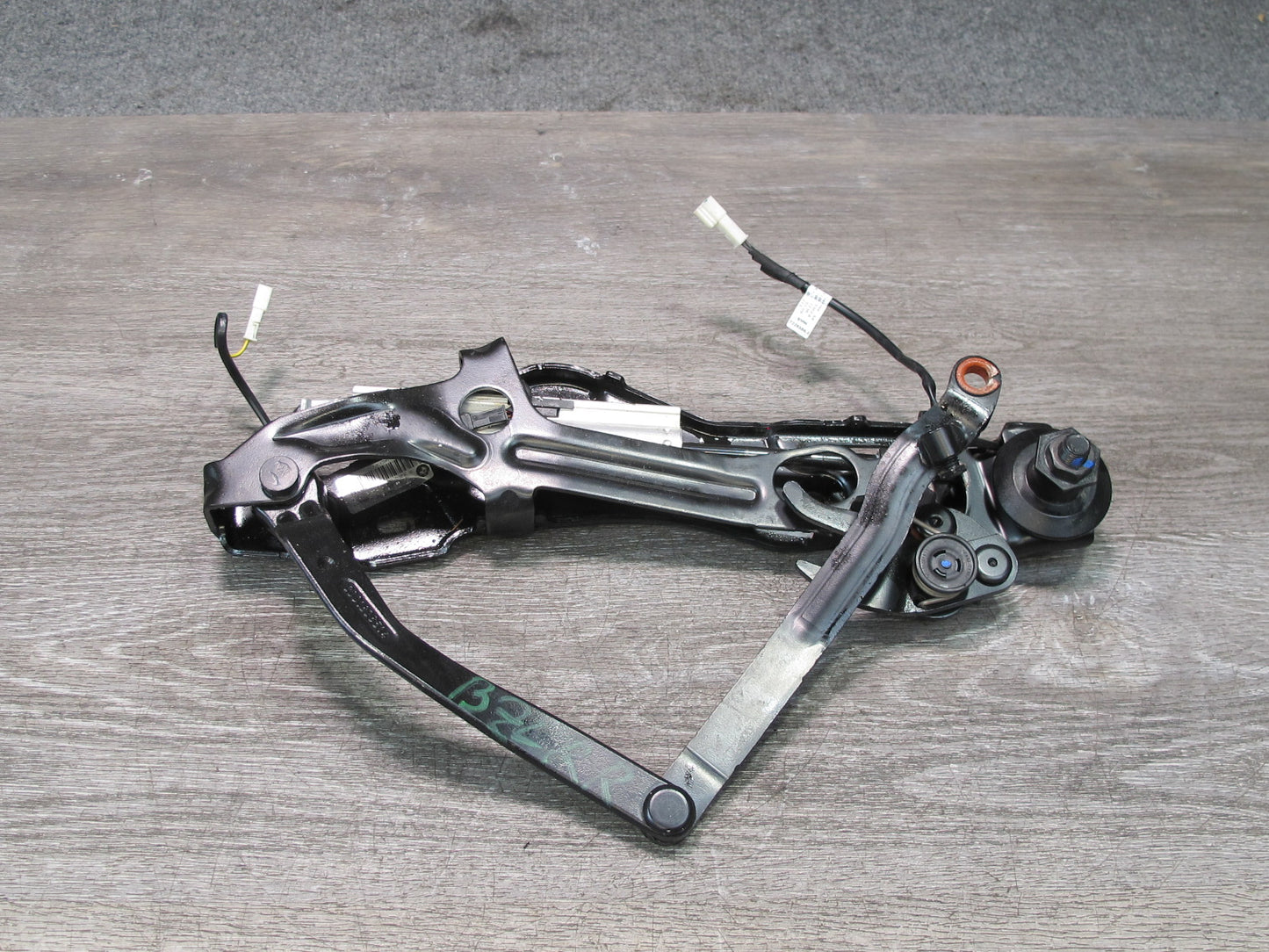 09-16 BMW E89 Z4 Convertible Rear Right TOP Roof Hinge w Shock Support OEM