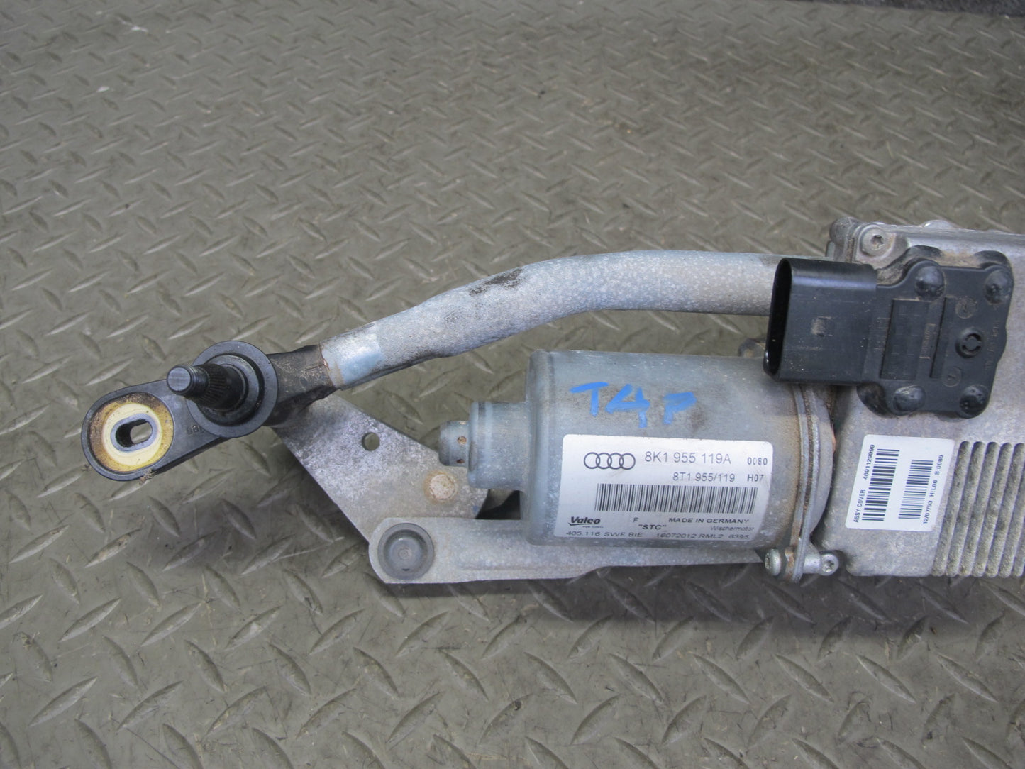 10-16 Audi A4 S4 Windshield Wiper Transmission Linkage w Motor 8K1955119A OEM