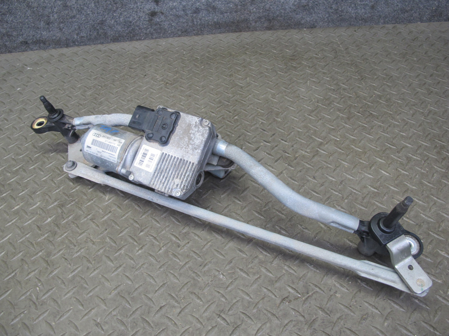 10-16 Audi A4 S4 Windshield Wiper Transmission Linkage w Motor 8K1955119A OEM