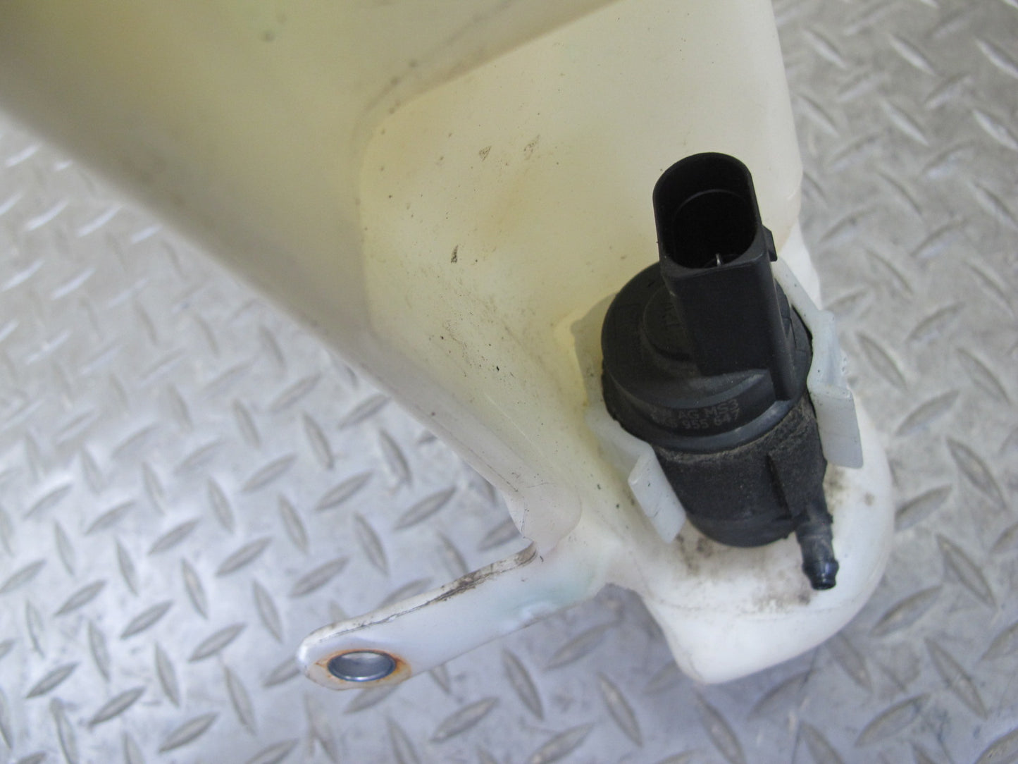 09-16 Audi S5 A4 S4 Windshield Washer Fluid Reservoir w Pump OEM