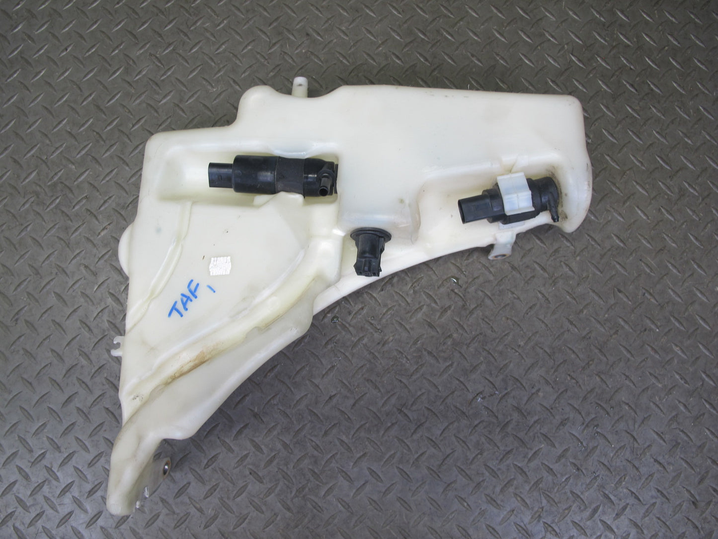 09-16 Audi S5 A4 S4 Windshield Washer Fluid Reservoir w Pump OEM