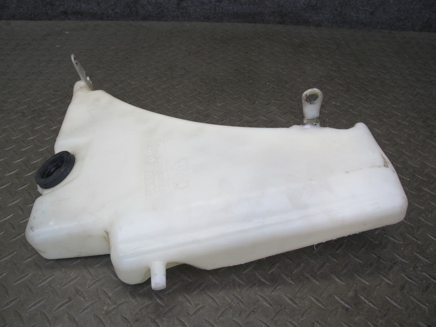 09-16 Audi S5 A4 S4 Windshield Washer Fluid Reservoir w Pump OEM
