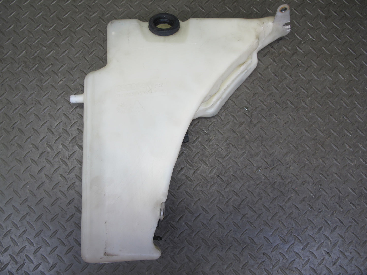 09-16 Audi S5 A4 S4 Windshield Washer Fluid Reservoir w Pump OEM