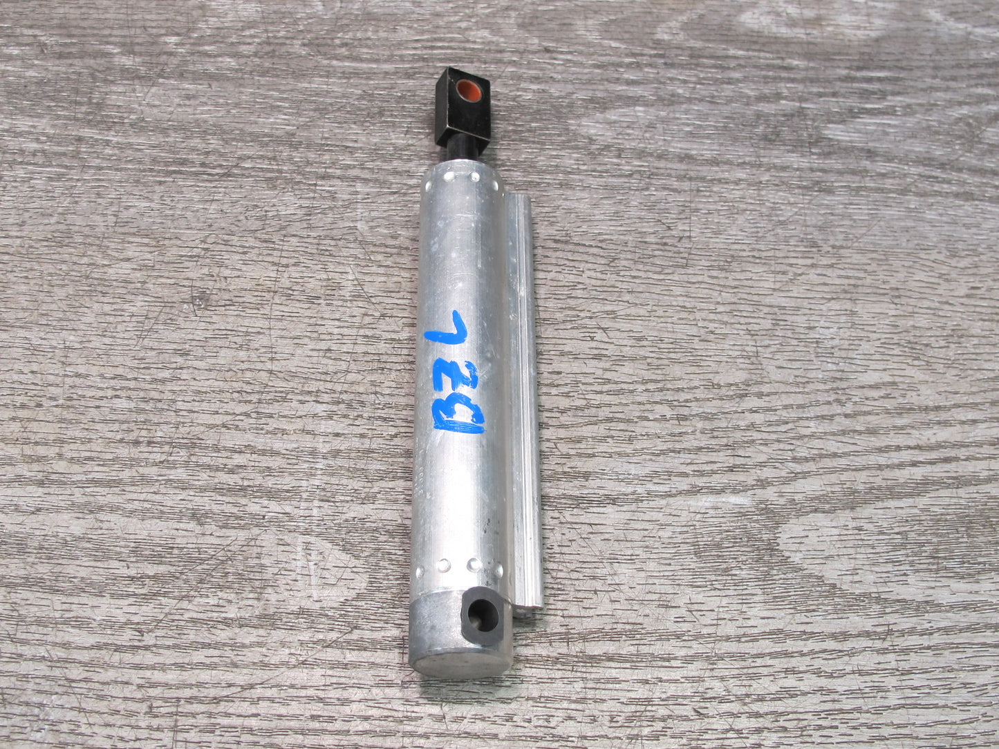 09-16 BMW E89 Z4 Convertible Set of 2 TOP Roof Hydrulic Cylinder Support OEM