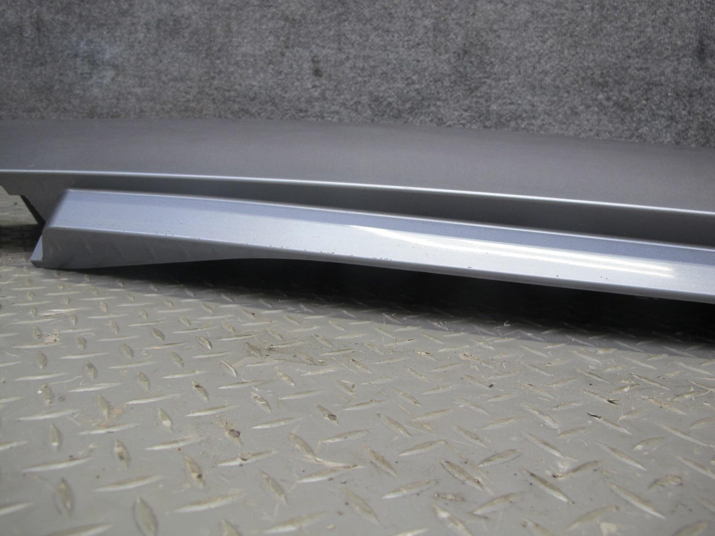 09-16 BMW E89 Z4 Right Side Skirt Rocker Panel Lower Molding Space Gray OEM