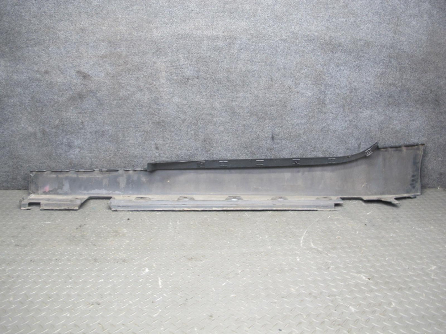 09-16 BMW E89 Z4 Right Side Skirt Rocker Panel Lower Molding Space Gray OEM