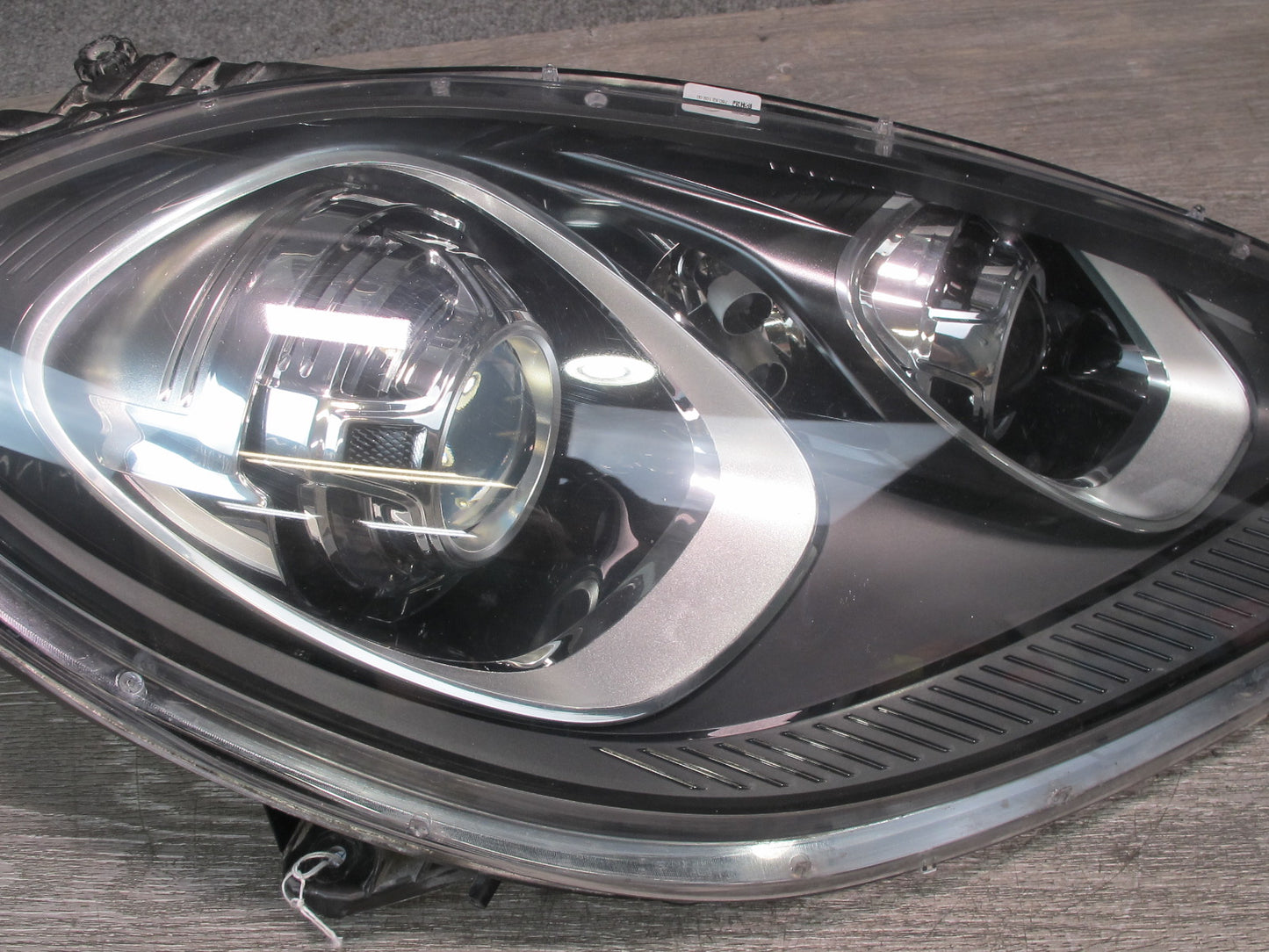2015-2018 Porsche Macan Front Left & Right Xenon Headlight Lamp Set of 2