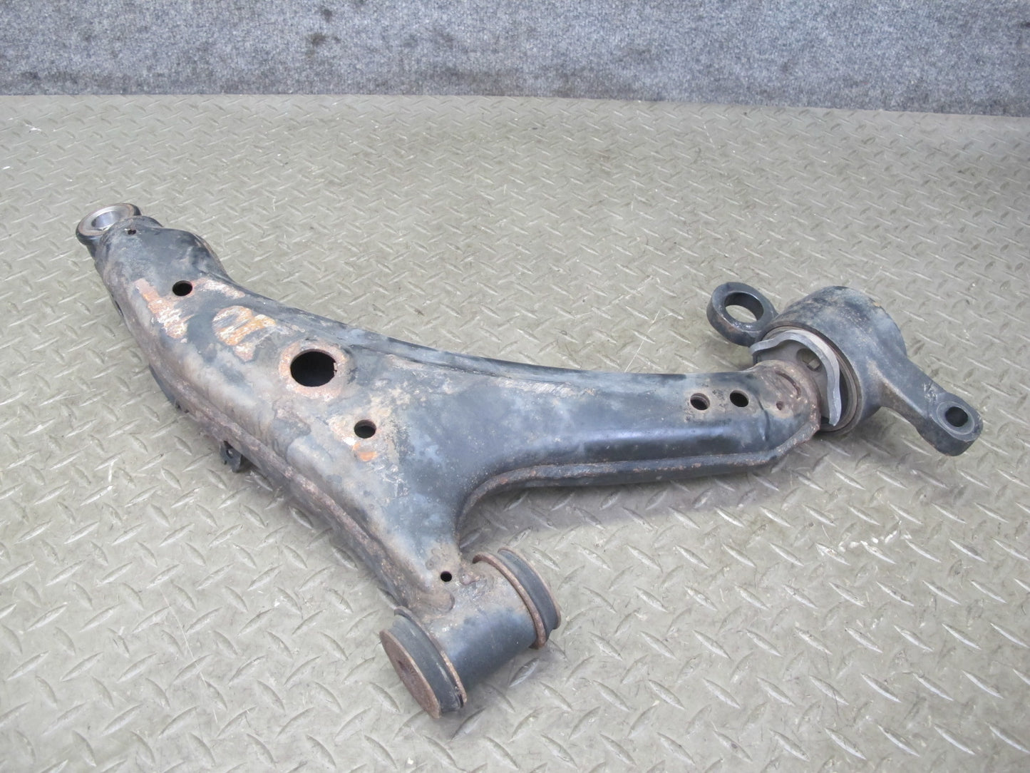 01-06 Lexus UCF30L LS430 RWD Front Left Suspension Lower Control Arm OEM