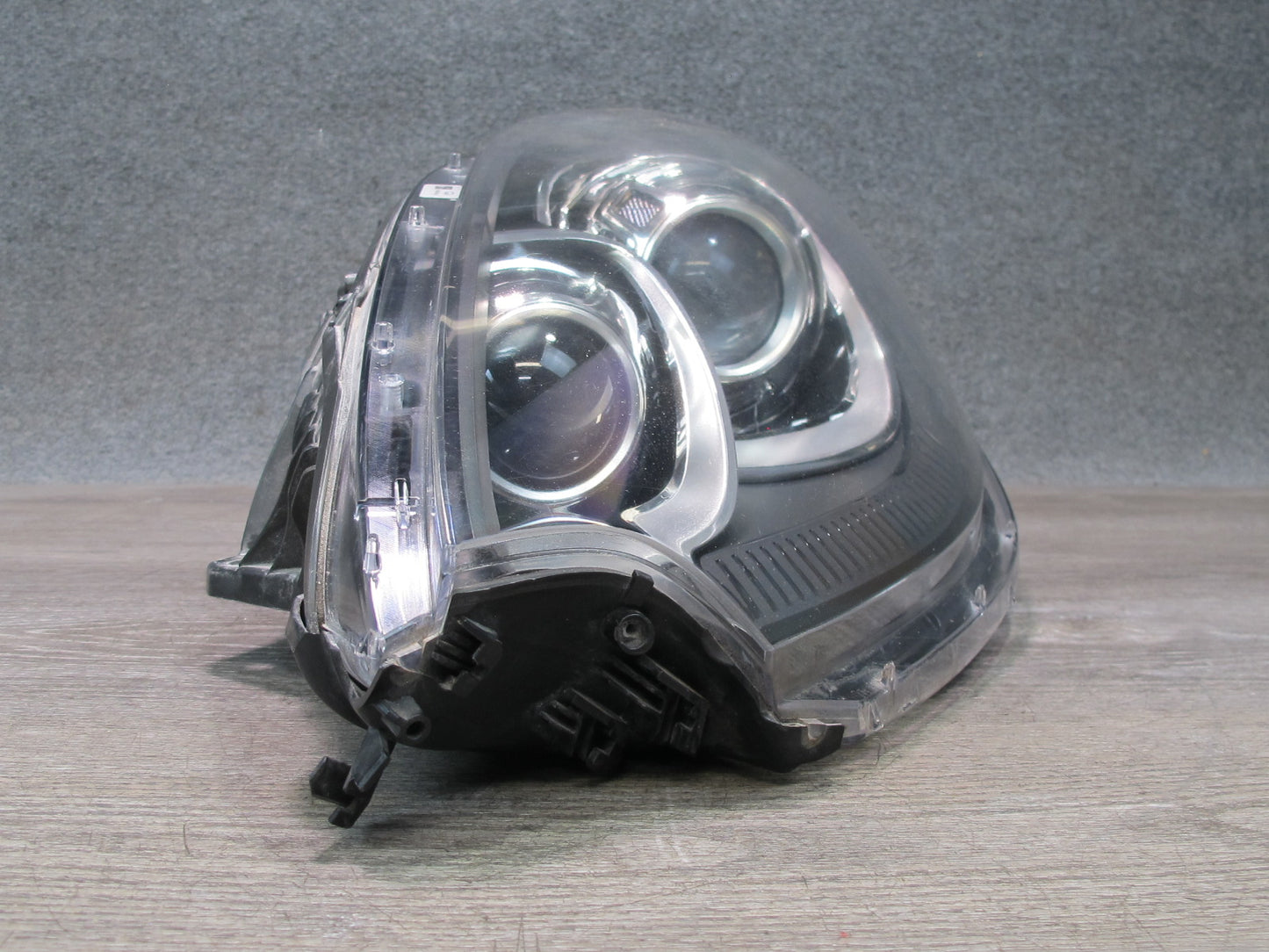 2015-2018 Porsche Macan Front Left & Right Xenon Headlight Lamp Set of 2