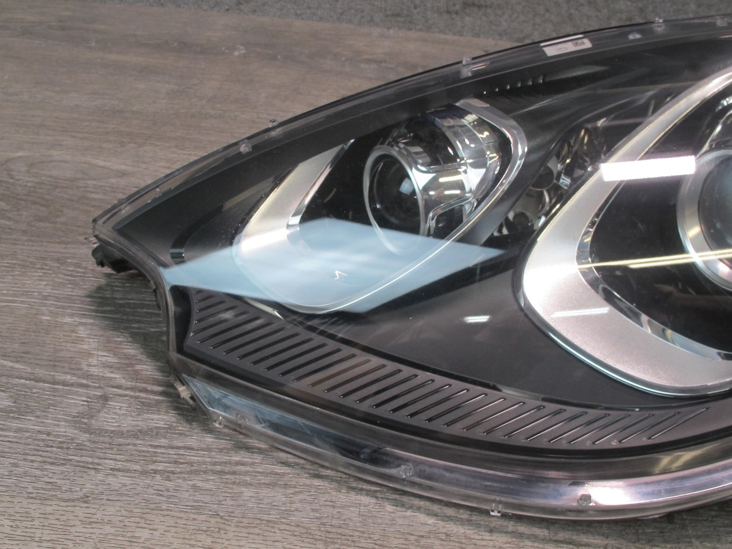 2015-2018 Porsche Macan Front Left & Right Xenon Headlight Lamp Set of 2