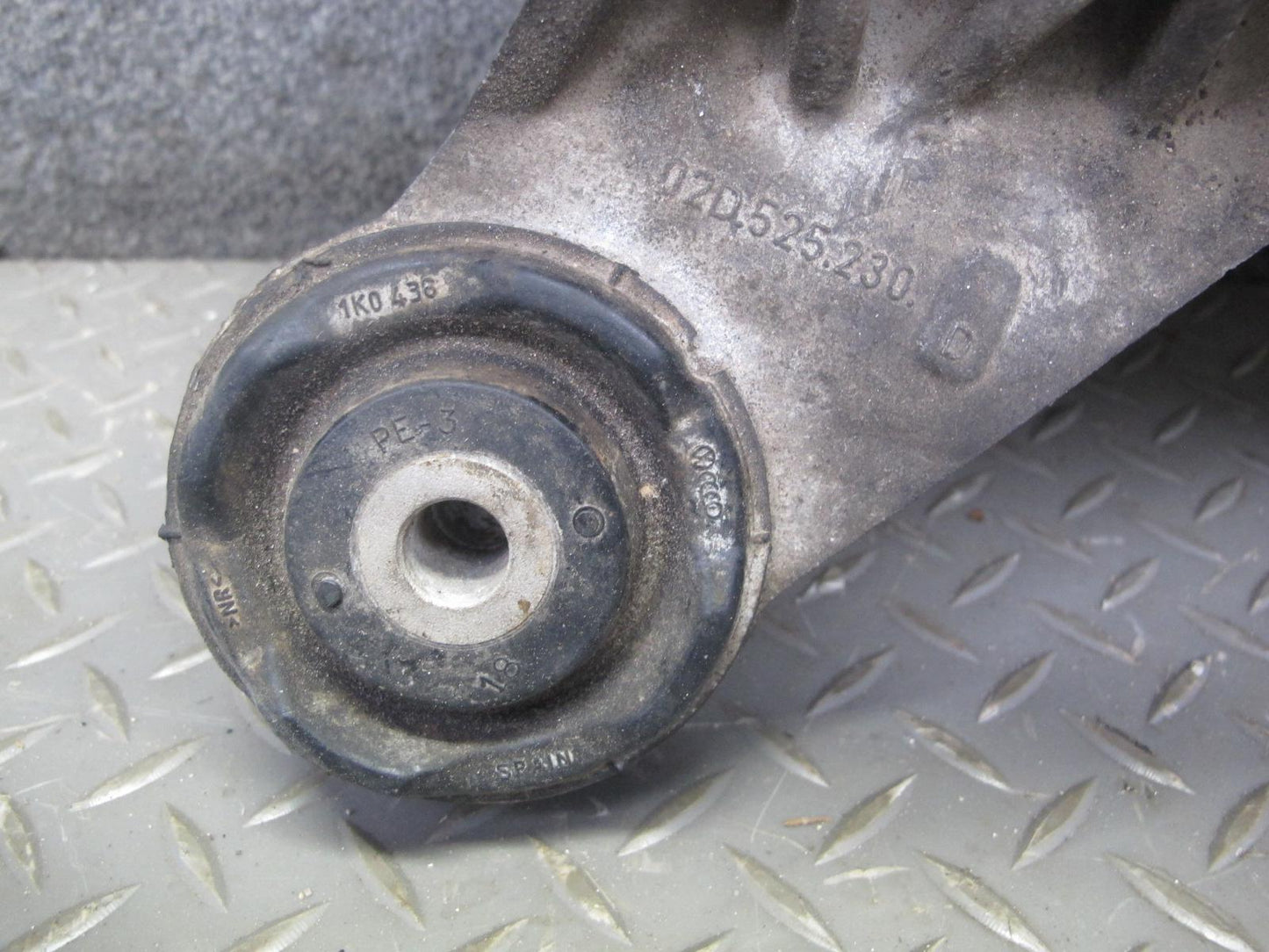 2008 VW Golf R32 MK5 VR6 AWD Haldex Rear Differential Carrier 148K Miles OEM