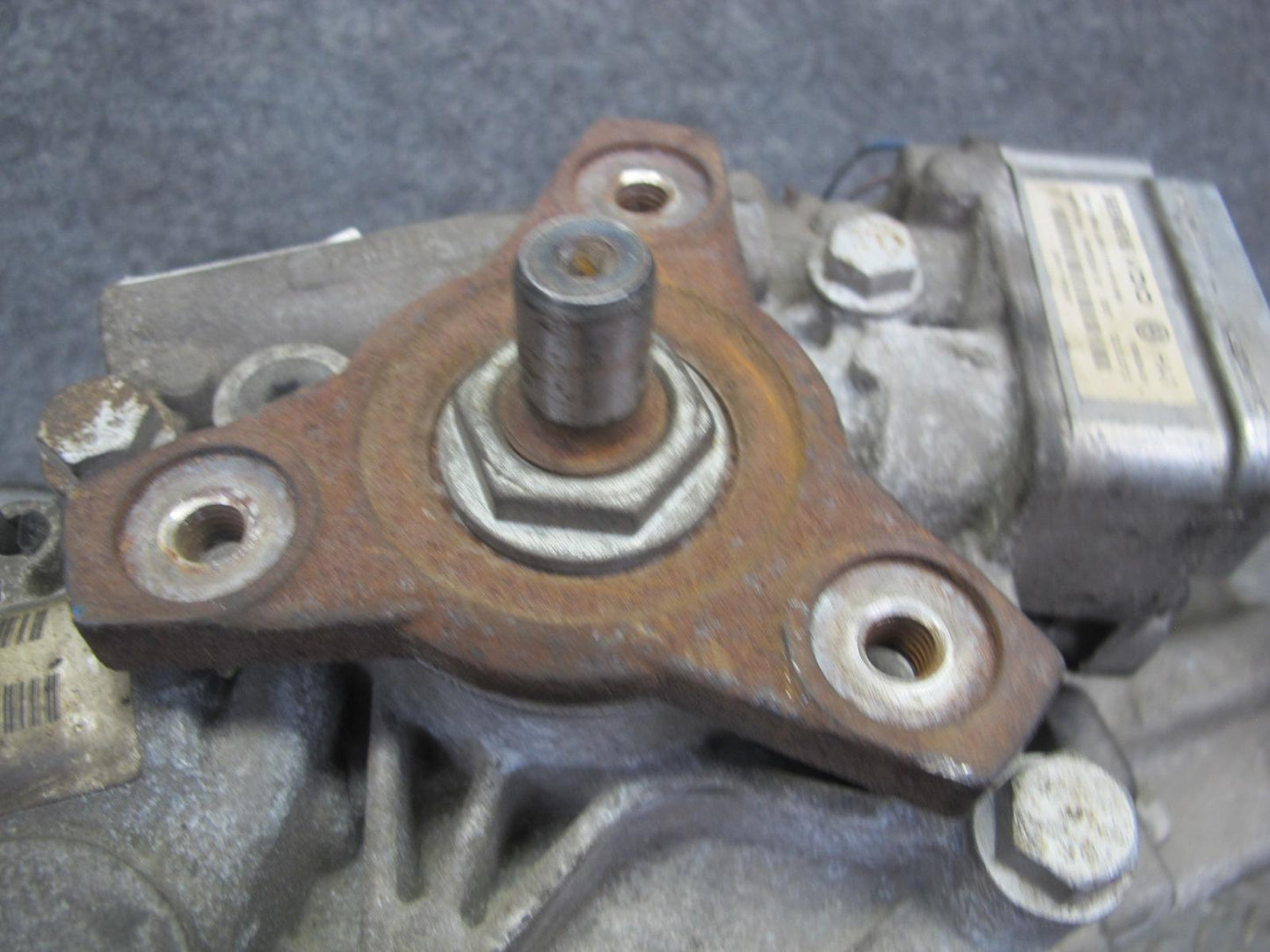2008 VW Golf R32 MK5 VR6 AWD Haldex Rear Differential Carrier 148K Miles OEM