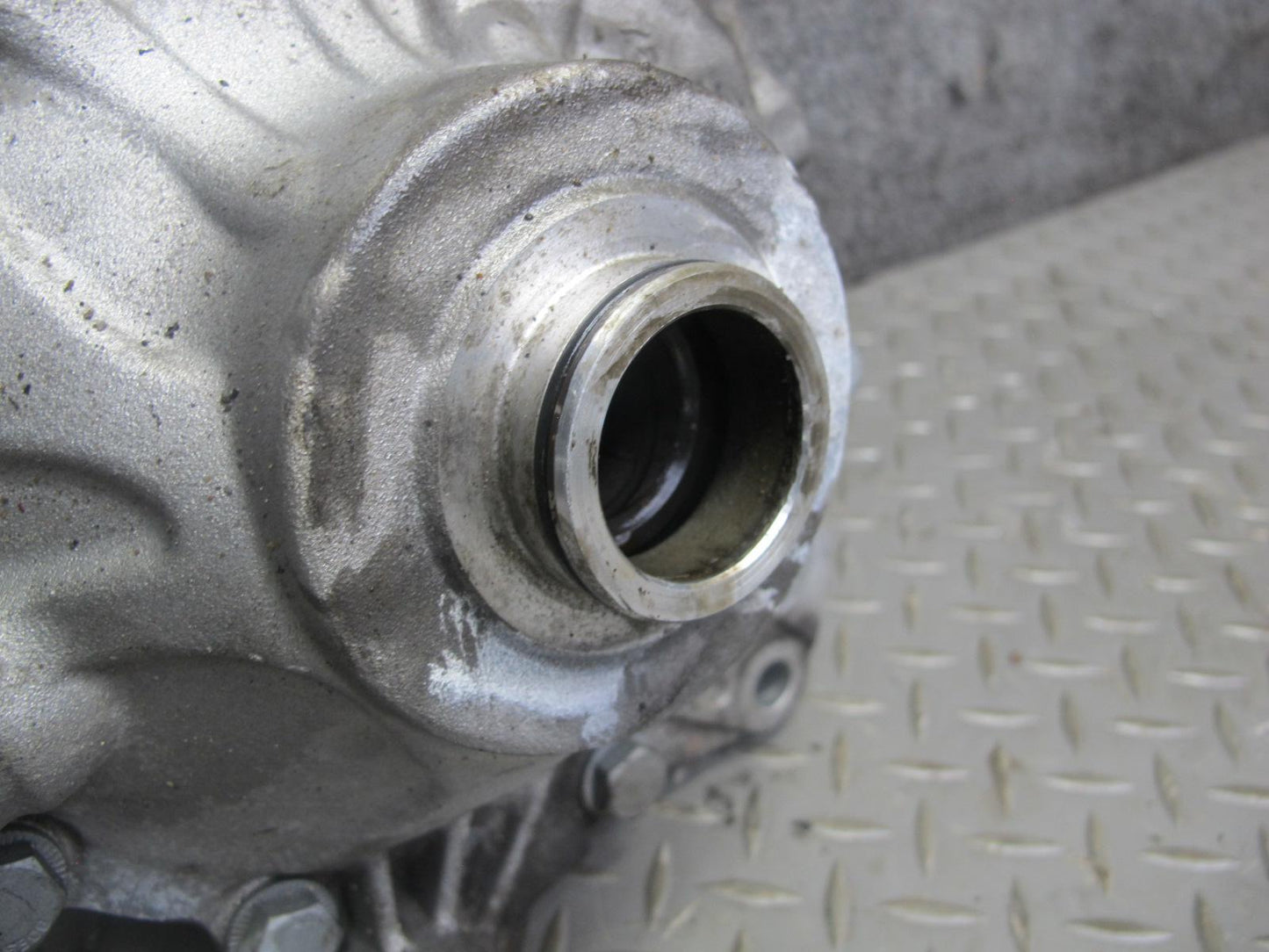 11-13 BMW F12 F13 F10 550i AWD AT Front Differential Carrier 3.08 Ratio 103K OEM
