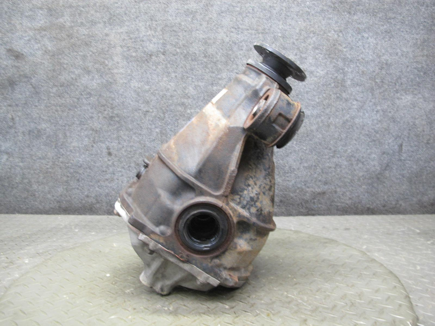 06-15 Lexus IS250 RWD A/T Rear Differential Carrier 3.909 Ratio 141K Miles OEM