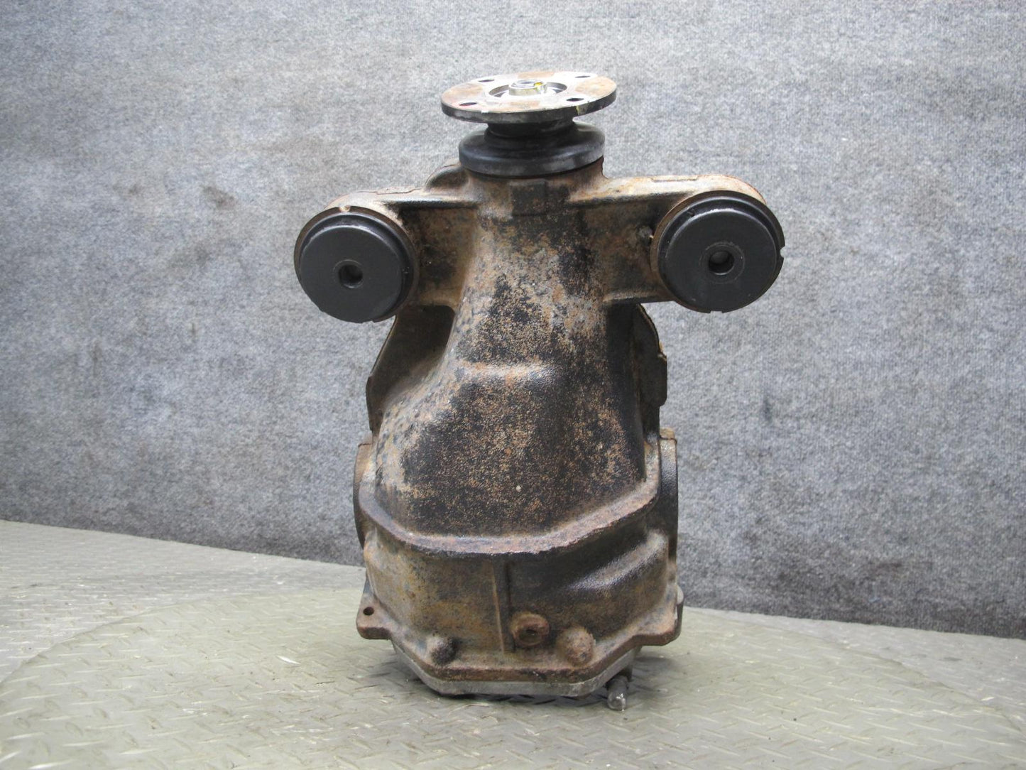 06-15 Lexus IS250 RWD A/T Rear Differential Carrier 3.909 Ratio 141K Miles OEM