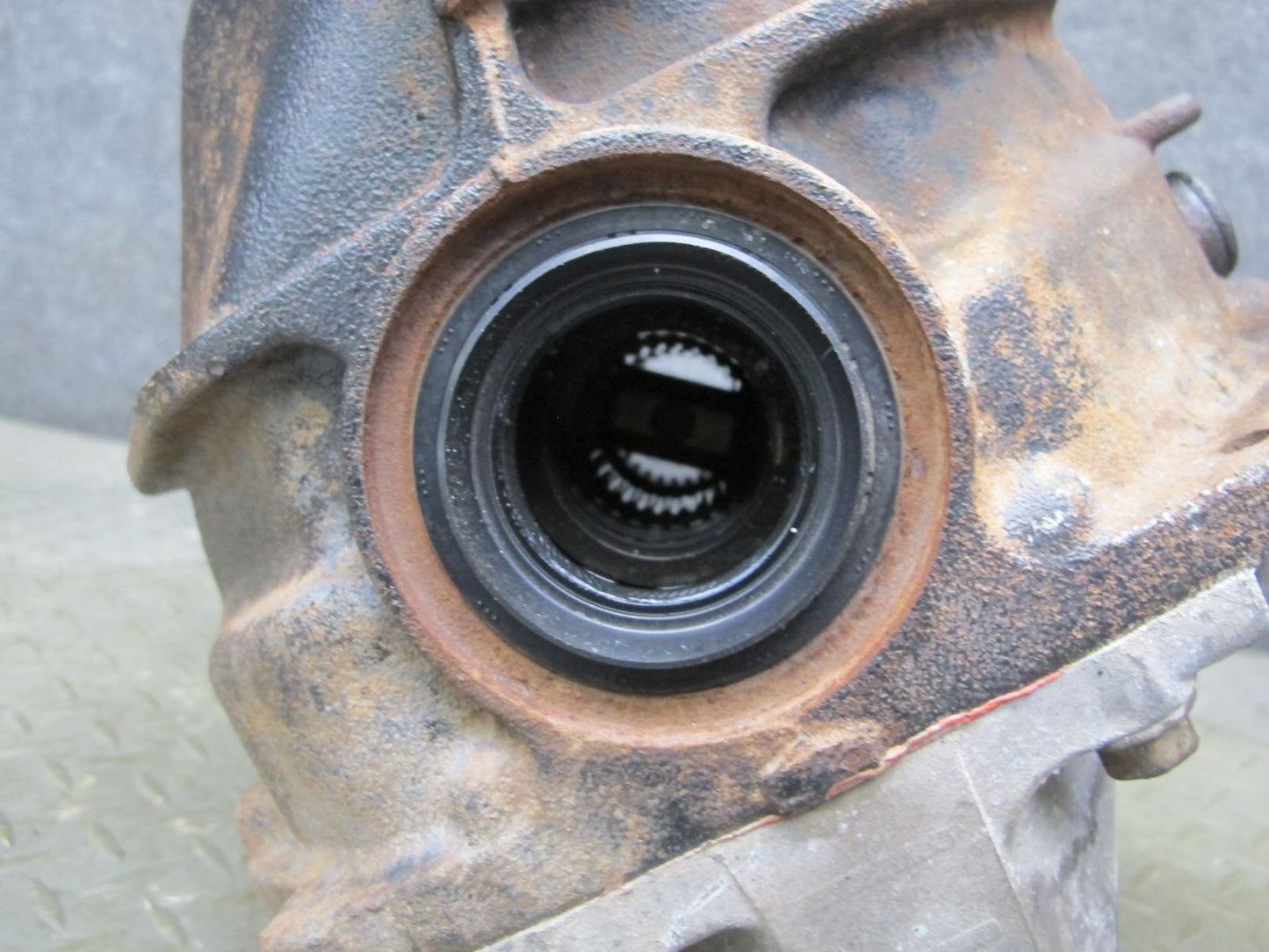06-15 Lexus IS250 RWD A/T Rear Differential Carrier 3.909 Ratio 141K Miles OEM