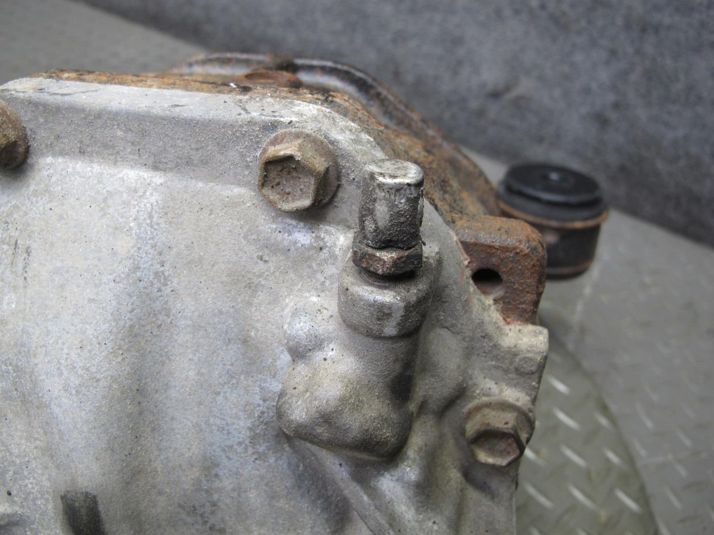 06-15 Lexus IS250 RWD A/T Rear Differential Carrier 3.909 Ratio 141K Miles OEM