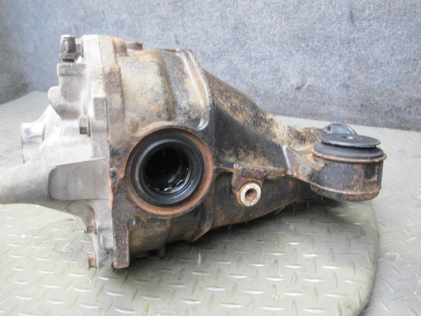 06-15 Lexus IS250 RWD A/T Rear Differential Carrier 3.909 Ratio 141K Miles OEM