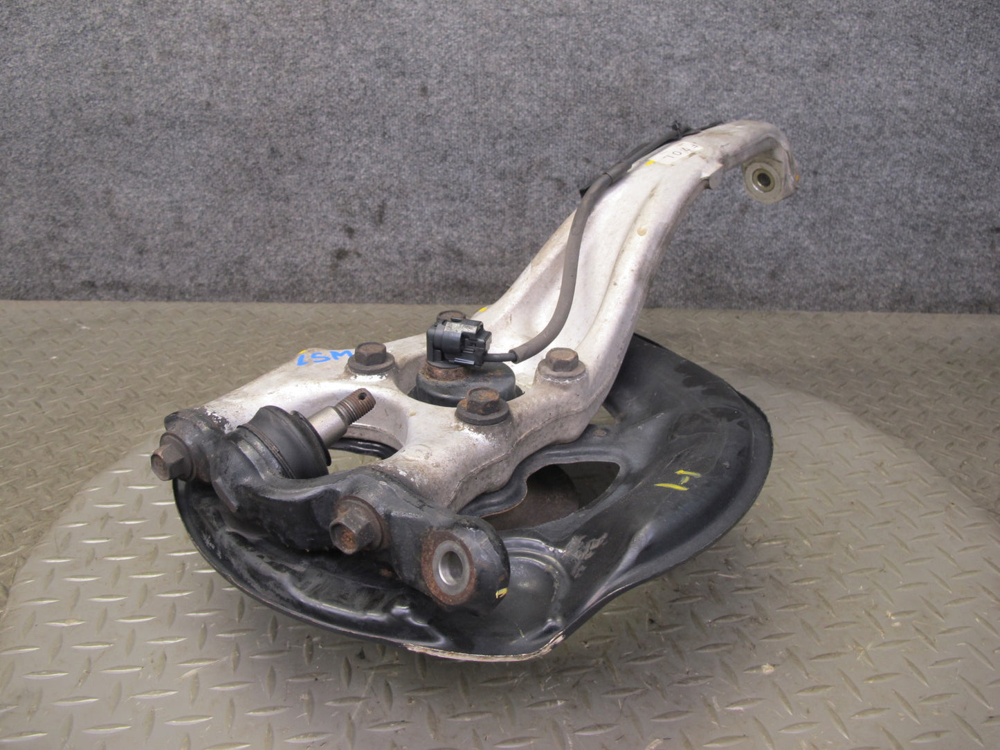 01-06 Lexus UCF30L LS430 RWD Front Left Spindle Knuckle Wheel Hub Bearing OEM