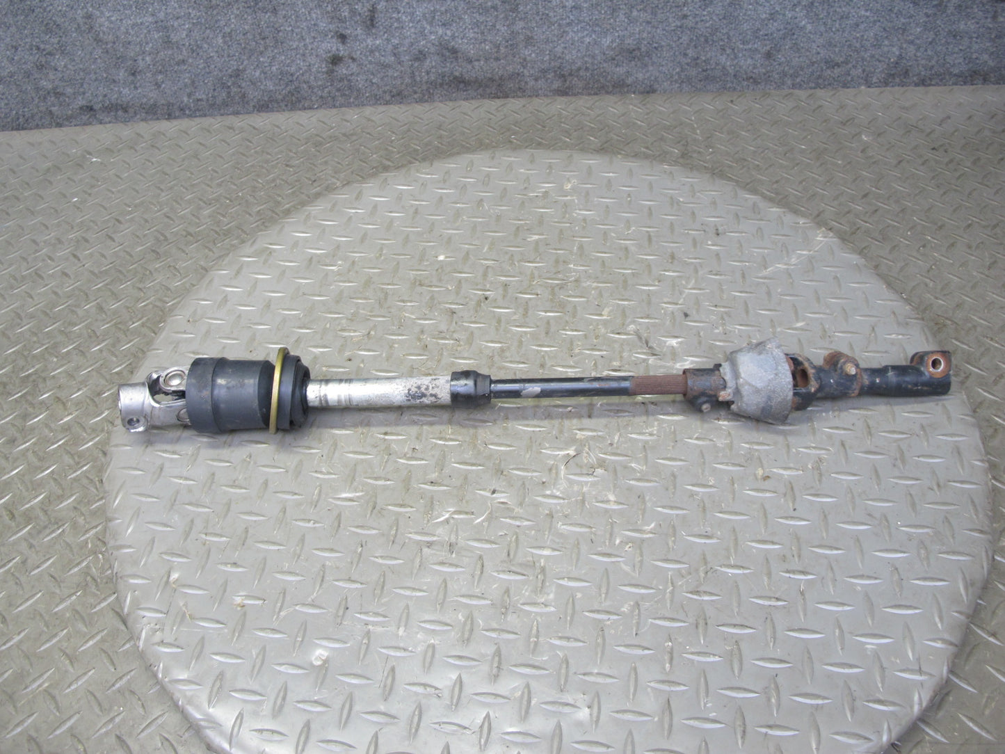 01-06 Lexus UCF30L LS430 Steering Column Lower U Joint Shaft OEM
