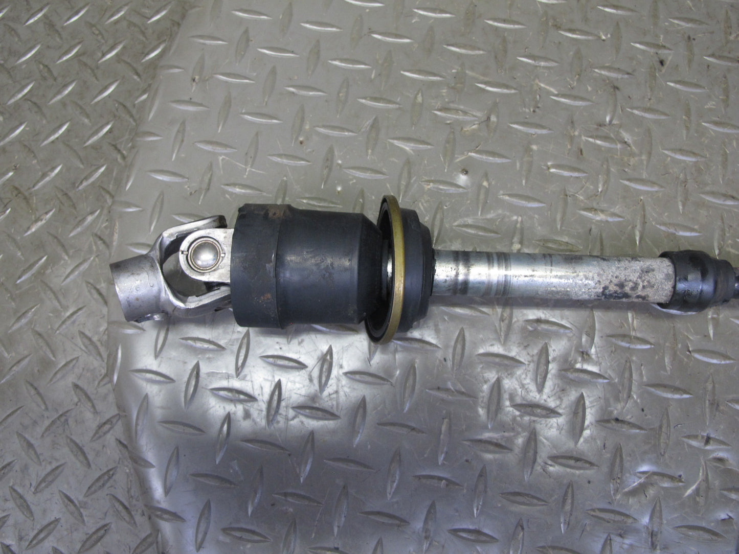 01-06 Lexus UCF30L LS430 Steering Column Lower U Joint Shaft OEM